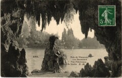 Bois de Vincennes - Lac Daumesnil - Vue Pittoresque de la Grotte à Paris 12e