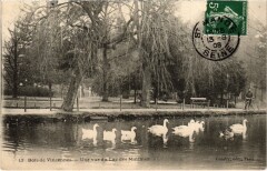 Vincennes une vue du Lac des Minimes à Vincennes