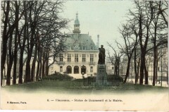 Vincennes Statue de Daumesnil et la Mairie à Vincennes