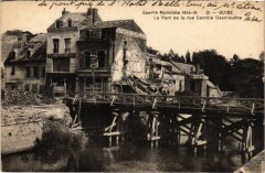 Guise Le Pont e la rue Camille Desmoulins France