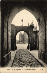 Vincennes Entree du Donjon à Vincennes
