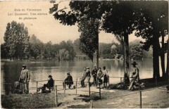 Vincennes Lac Daumesnil une station de pecheurs à Vincennes