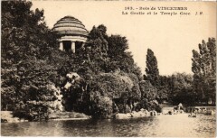 Vincennes Grotte et le Temple Grec à Vincennes