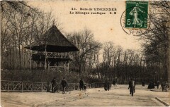 Vincennes Kiosque rustique à Vincennes