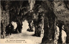 Vincennes Grotte du Lac Daumesnil à Vincennes
