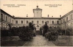 La Saulsaie Institution Cour d'Honneur France