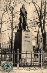 Vincennes Statue du General Daumesnil à Vincennes