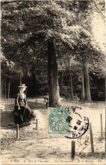Carte postale ancienne Le Bois de Vincennes - Lac Daumesnil - Ile de Reuilly
                                                                     à Paris 12e
                                