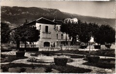 Thoiry La Mairie et les Ecoles France à Thoiry