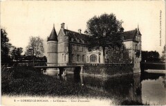 Lorrez-le-Bocage Le Chateau - Cour d'Honneur
