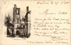 Larchant La Tour à Larchant