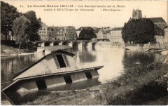 Meaux Les Bateaux Lavoirs sur la Marne Coules a Meaux à Meaux