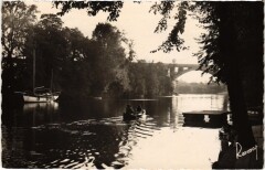Le Perreux Canotage pres du Viaduc