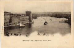 Marseille Entree du Vieux Port à Marseille
