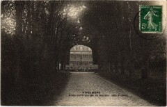 Athis Mons Allee centrale de la maison des Freres à Athis-Mons