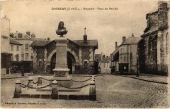 Dourdan Place du Marche à Dourdan