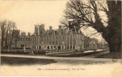 Courances Le Chateau vue du parc à Courances