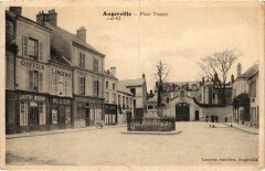 Angerville Place Tessier à Angerville