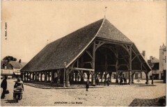 Arpajon La Halle à Arpajon
