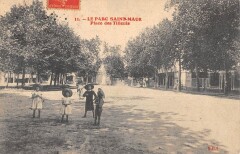 Le Parc Saint Maur - La Place Des Tilleuls