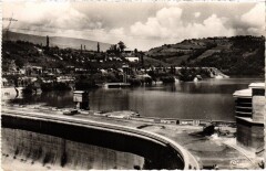 Genissiat Barrage - Route et Vue d'Ensemble
