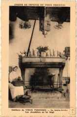 Perouges Tourne-Broche - Chandeliers en Fer Forge