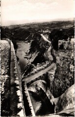 Genissiat Barrage - Route Principale Conduisant a l'Usine