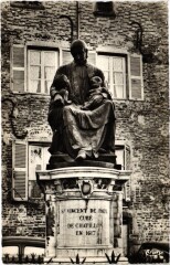 Chatillon-les-Dombes Statue Saint-Vincent de Paul