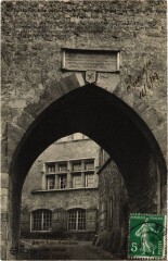 Perouges La Vieille Porte