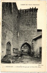 Perouges Entree de Perouges par la Porte d'en Haut