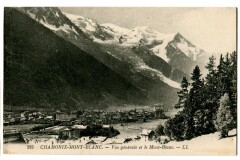 Haute-Savoie Chamonix Vue générale et le Mont-Blanc