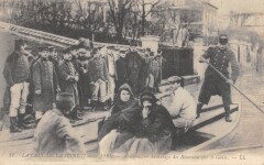 Asnieres / Crue Seine / Sauvetage Des Riverains Par Le Genie -
													92 Hauts de Seine
												