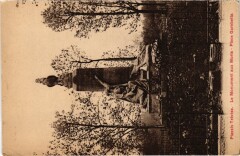 Le Plessis-Trevise Le Monument aux Morts - Place Gambetta