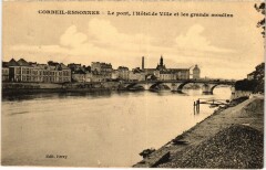 Corbeil Le Pont Hotel de Ville et les grands moulins