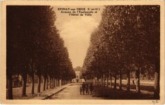 Epinay s Orge Avenue de l'Esplanade et Hotel de Ville