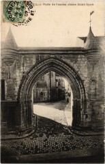 Corbeil Porte de l'ancien cloitre Saint-Spire