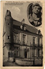 Etampes Maison et Buste d'Anne de Pisseleu