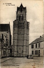 Etampes Tour Penchee