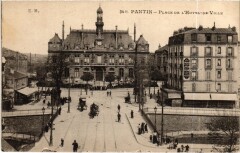 Pantin Place de l'Hotel de Ville à Pantin