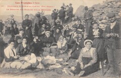 Pelerinage De Saint Martin Du Canigou / Le Dejeuner Des Pelerins Sur La M