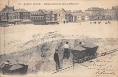 Berck Plage / Desensablement Dans L'Entonnoir à Berck