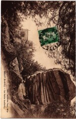 Milly-la-Foret La Roche Feuilletee