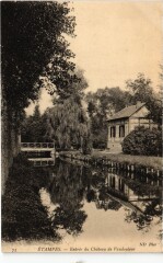 Etampes Entree du Chateau de Vaudouleur