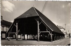 Milly-la-Foret Les Halles