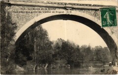 Nogent s Marne Vue sous une arche du Viaduc France