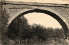 Nogent s Marne Vue sous une arche du Viaduc France