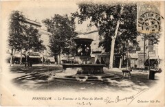 Perpignan La Fontaine et la Place du Marche France