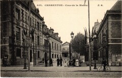 Charenton Cour de la Mairie France