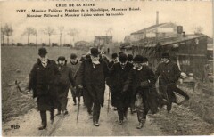 Carte postale ancienne Ivry Fallieres, Briand, Millerand, Lepine Crue de la Seine 1910
                                                                     à Ivry-sur-Seine
                                