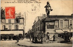 Choisy-Le-Roi La Rue du Pont et la Statue France à Choisy-le-Roi